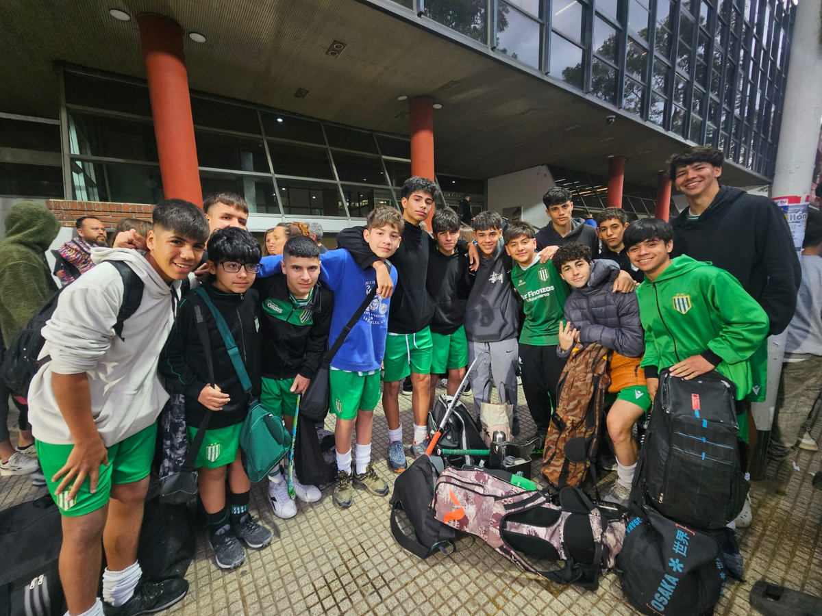 Deportistas del Club Banfield viajan a competir a Lobos este jueves.