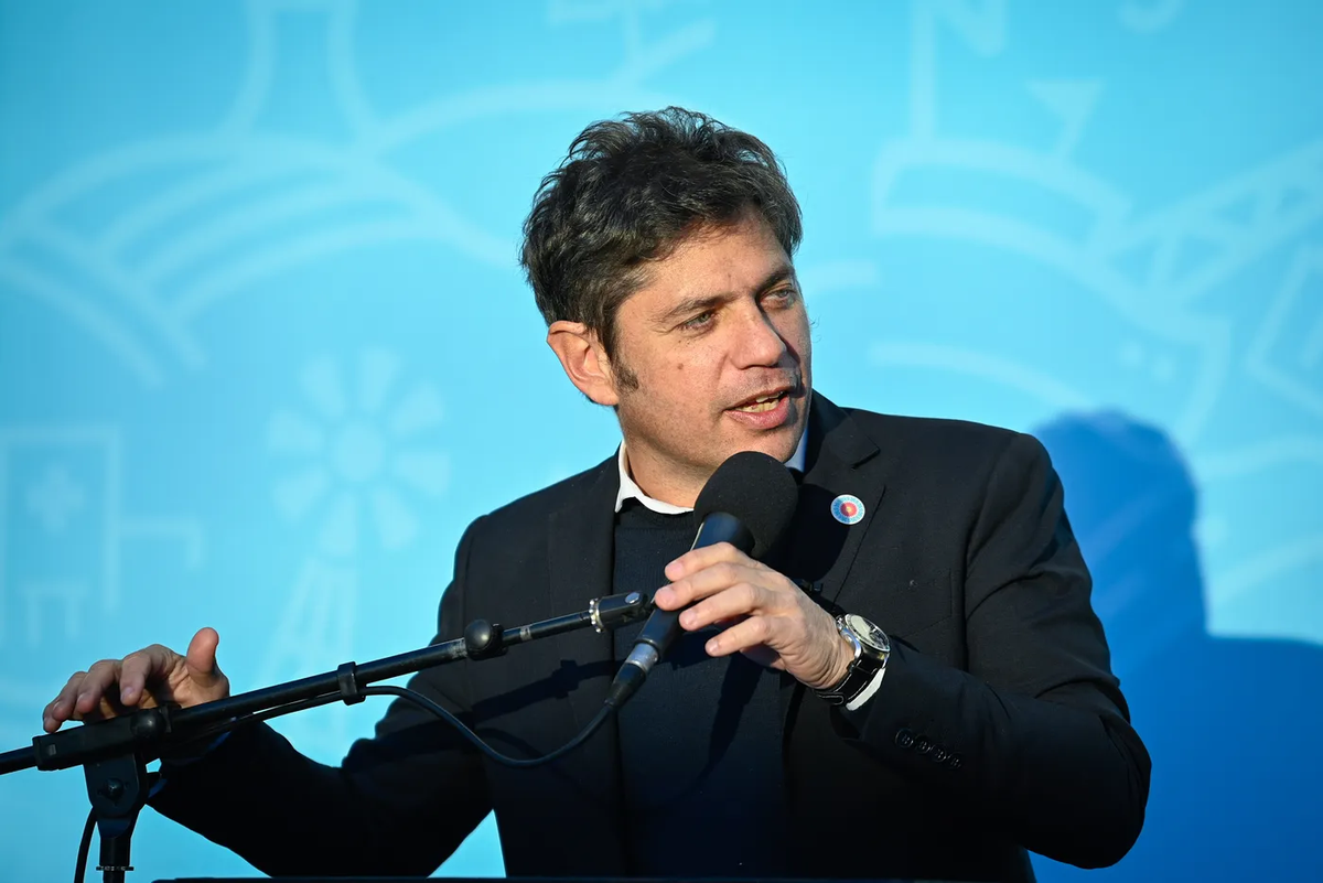 Milei apunta a polarizar con el gobernador bonaerense Axel Kicillof. 