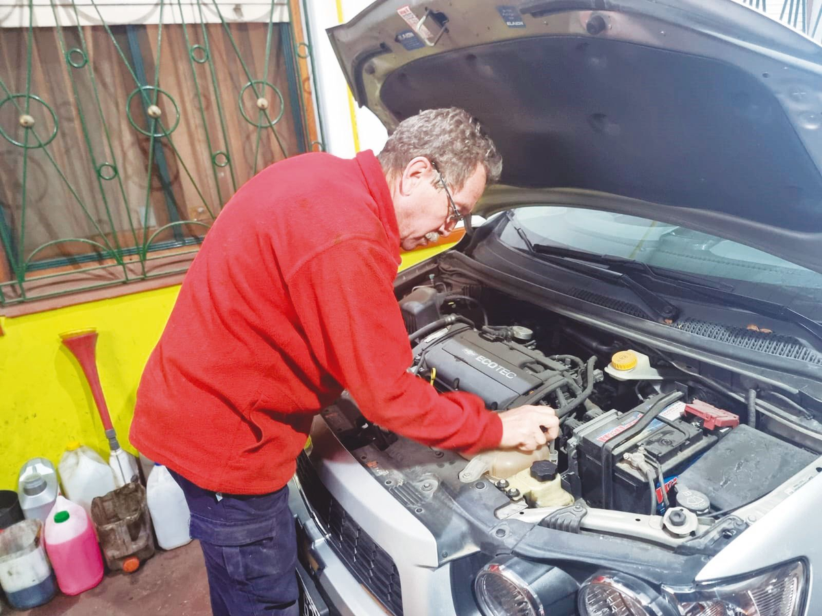 A sus 10 años Roberto ya sabía que iba a ser mecánico.