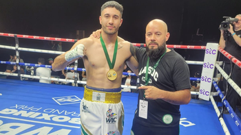 Gran victoria de Alan Dutra, de Tristán Suárez, en el Mundial de Boxeo en Arabia Saudita