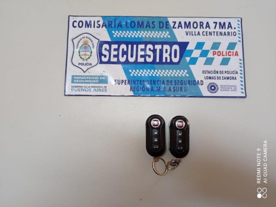 Llaves del coche que le robaron a un vecino en Lomas de Zamora.