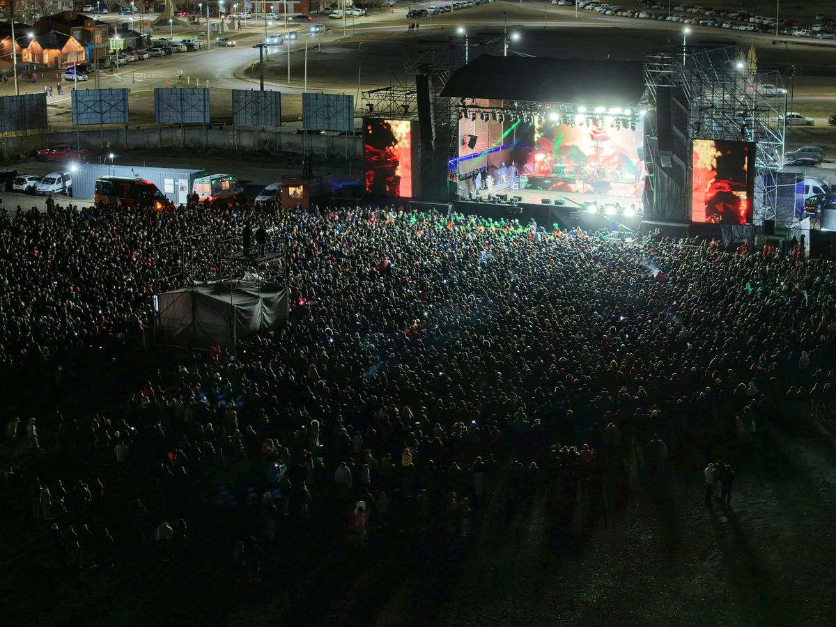 Gran cantidad de personas presentes en Río Negro.