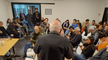 Un docente universitario se descompensó y murió durante una asamblea gremial en La Plata