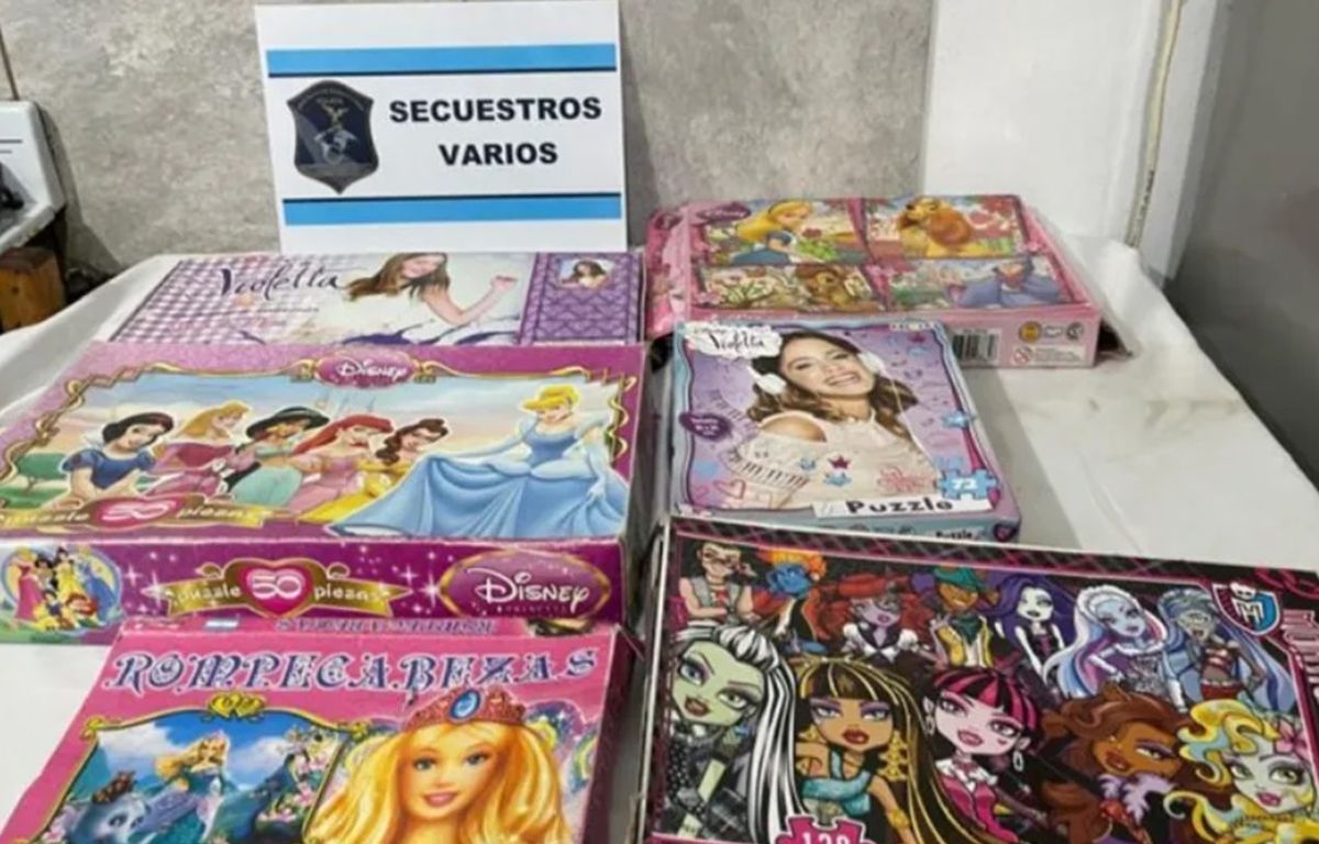 En uno de los domicilios allanados, asistieron a dos niños convivientes.