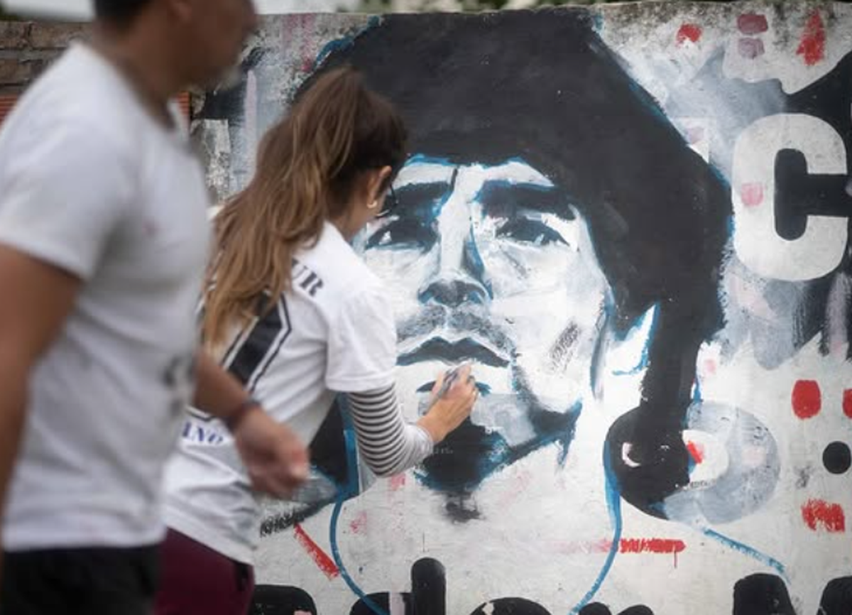 Las obras forman parte del programa “El Diego Nos Une”, que homenajea a Diego Armando Maradona con intervenciones en la zona límite entre Lomas y Lanús.