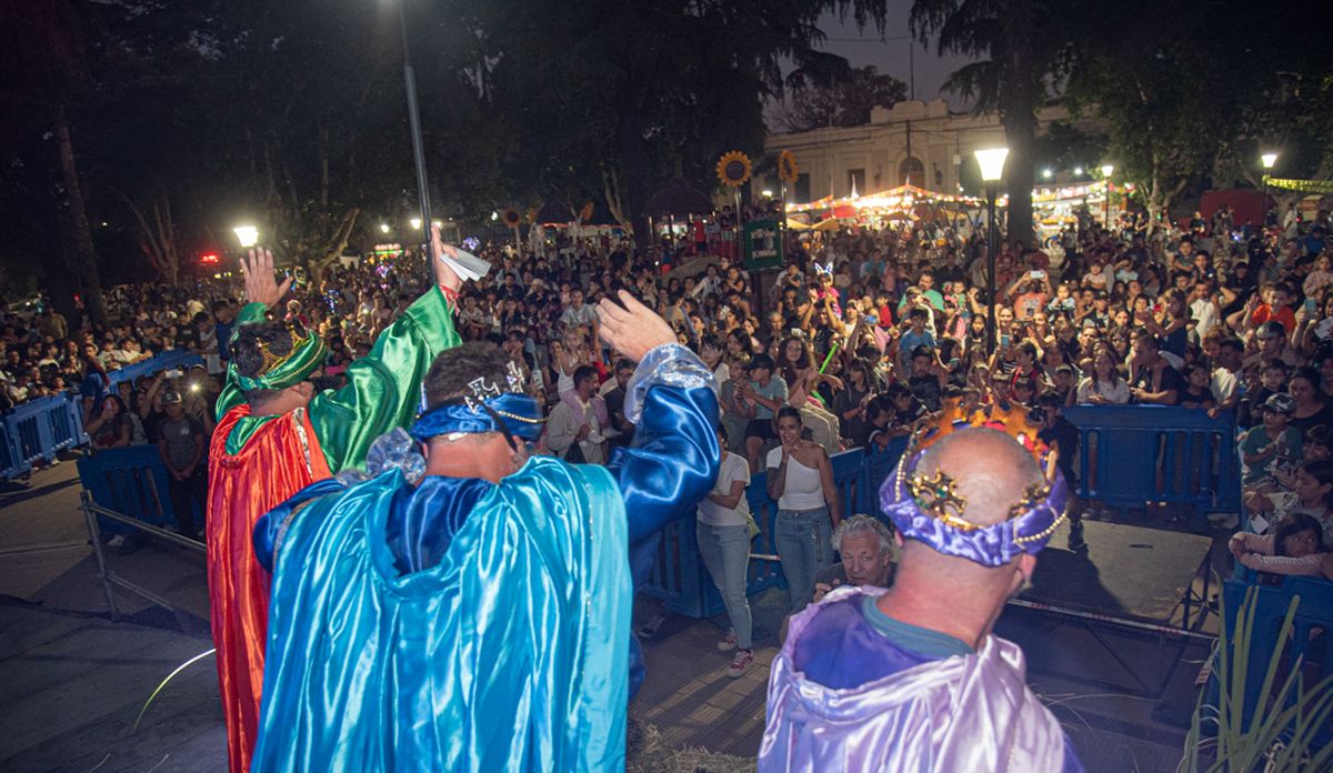 Melchor, Gaspar y Baltazar en la caravana en Almirante Brown. Melchor, Gaspar y Baltazar en la caravana en Almirante Brown.