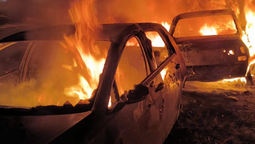 Incendio en un depósito judicial de Almirante Brown: al menos 12 autos afectados