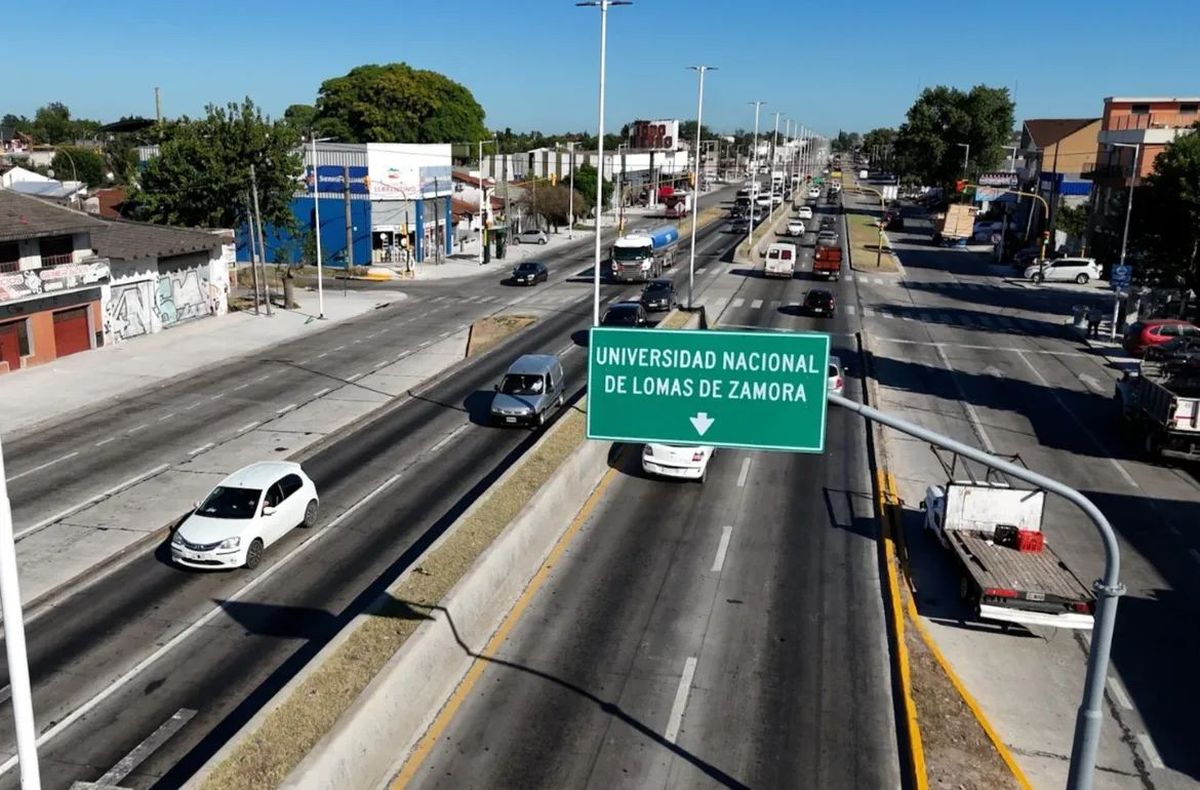 Tramo de la Ruta Provincial 4 en Lomas de Zamora, incluido en el plan de obras de mejoramiento integral.