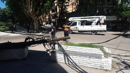 monte grande: un camion derribo postes de luz y genera el cierre total del transito