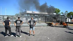 anunciaron cierre de fate: trabajadores no descartan tomar la fabrica tras los despidos
