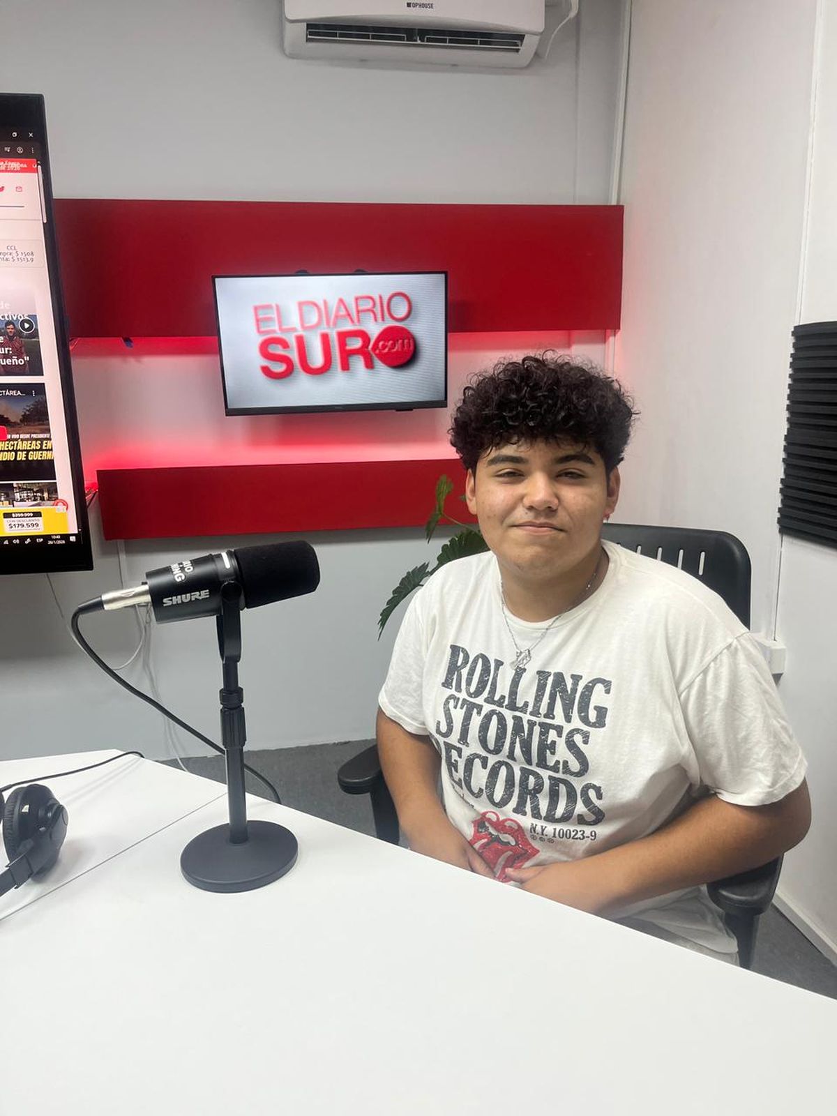 La presentación del álbum se realizó en el programa Buenos Vecinos de El Diario Sur en vivo, donde contó su proceso creativo.