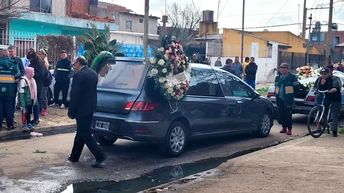 El cortejo fúnebre con los restos de Morena partirá hasta el cementerio de Lanús.