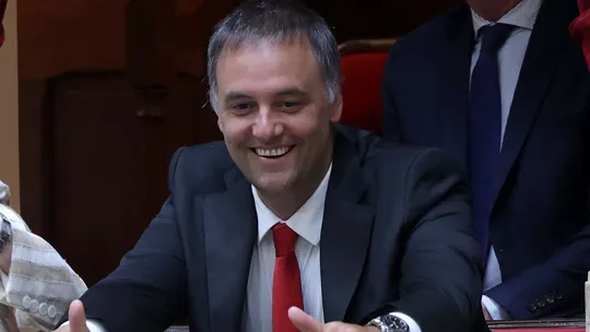 En medio de la investigación por presunto enriquecimiento ilícito, expone Manuel Adorni en el Congreso