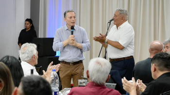 Fernando Gray participó del almuerzo de fin de año con trabajadores de comercio