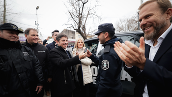 Ezeiza: Kicillof entregó nuevos patrulleros para fortalecer la seguridad