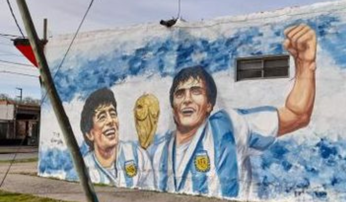 Burzaco: homenajearon a Maradona y al Negro Enrique con un mural