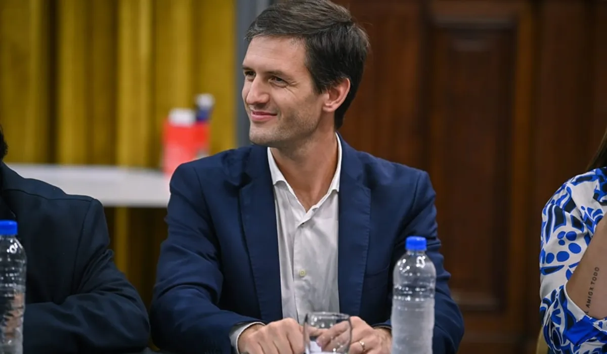 El intendente de San Vicente, Nicolás Mantegazza, irá por la reelección en Unión por la Patria.