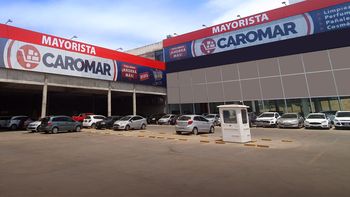 Sorpresivo cierre de Caromar en Burzaco: denuncian intento de pagar la mitad de las indemnizaciones