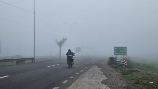 Intensa niebla esta mañana en la zona sur: complicaciones en los principales accesos