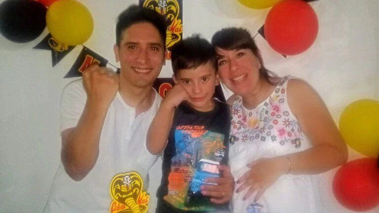 Pablo, Marcela y su pequeño hijo, en la dulce espera.