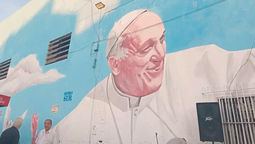 lanus: inauguraron un mural en homenaje al papa francisco, a diez anos de su asuncion
