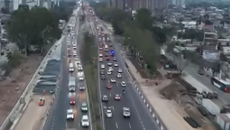 caos en la autopista dellepiane por obras: reducen carriles y preven demoras hacia capital y provincia