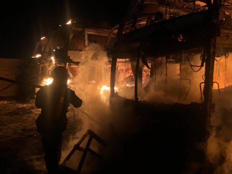 Incendio en Almirante Brown (Foto: Prensa Bomberos Voluntarios)