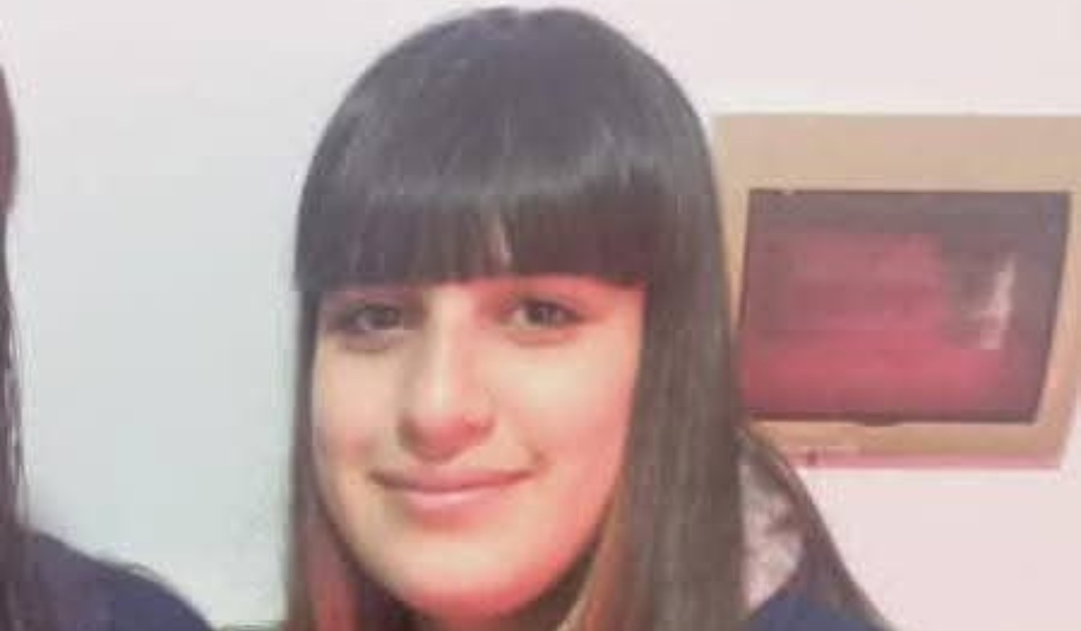 Maia, adolescente de Almirante Brown.  