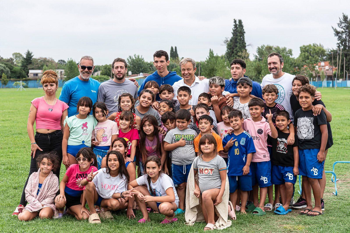 Los vecinos de Almirante Brown en la colonia de verano. Los vecinos de Almirante Brown en la colonia de verano.