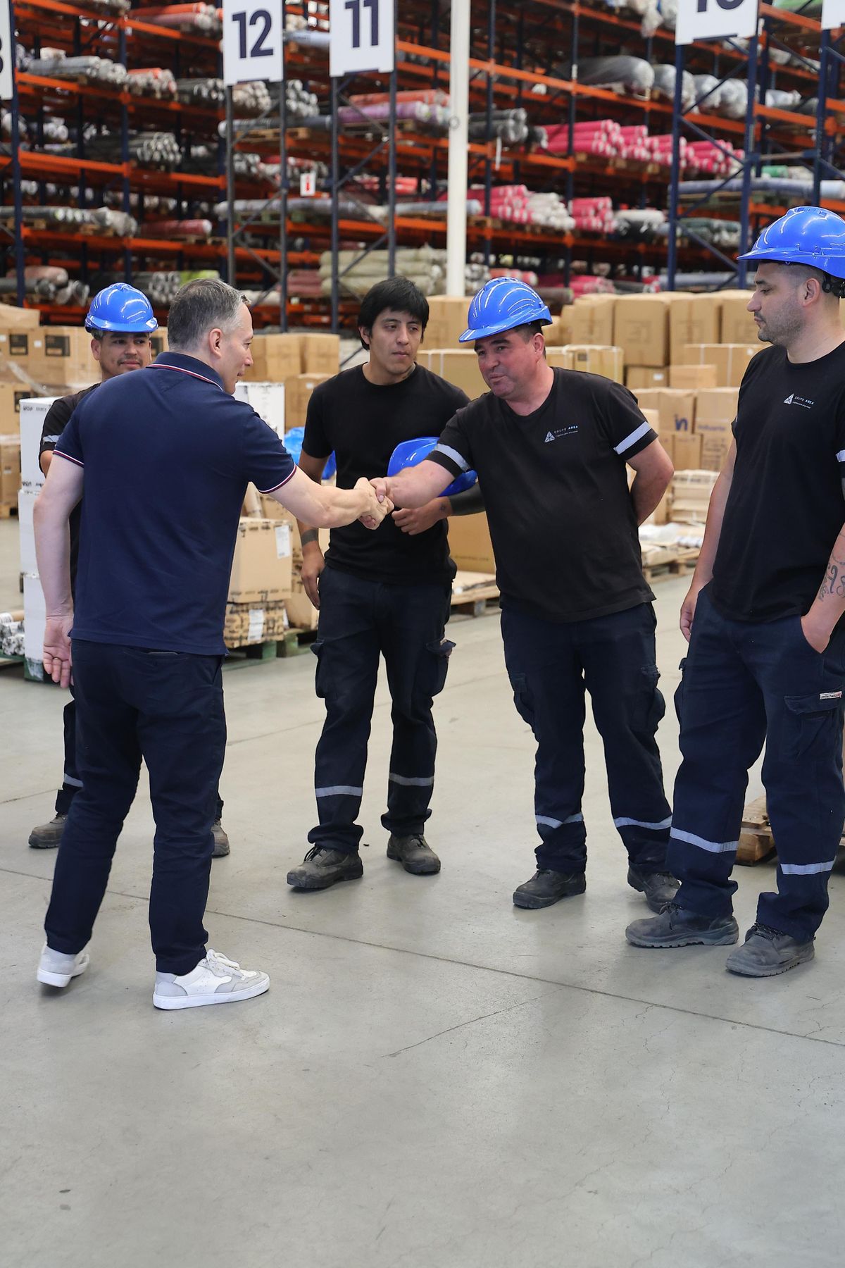 El intendente de Esteban Echeverría, Fernando Gray, visitó la planta. 