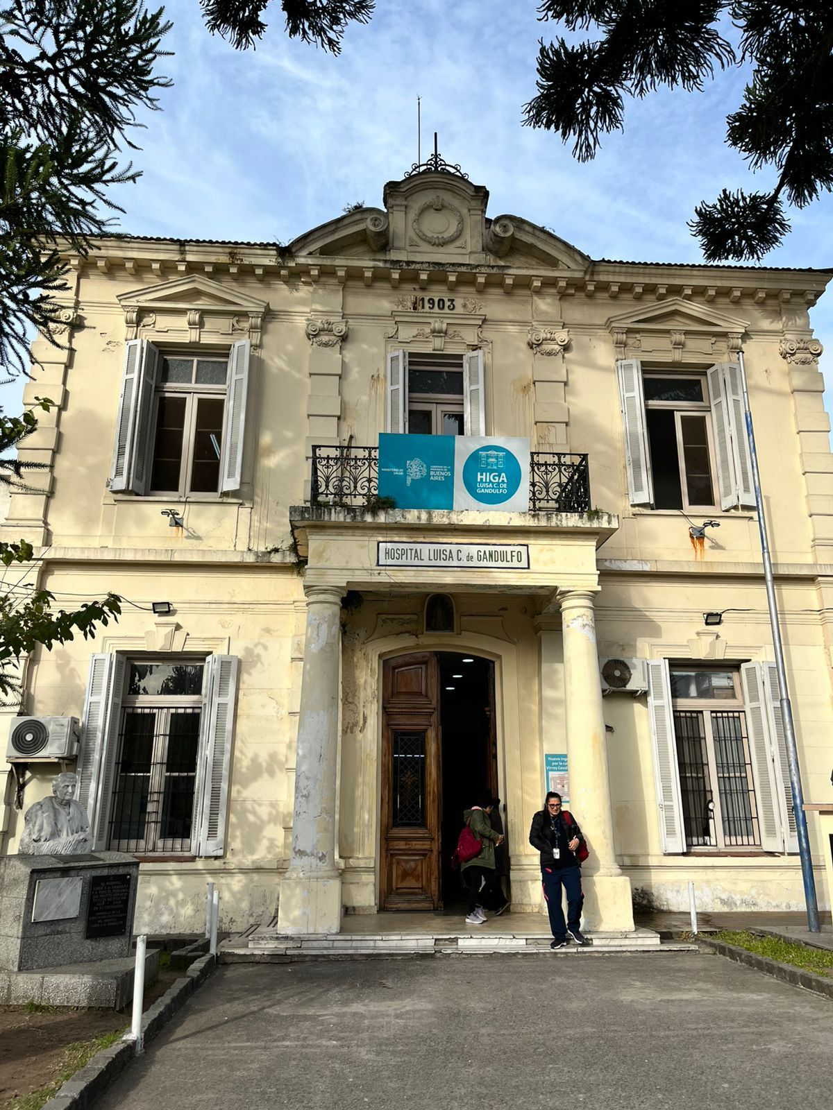 El acusado permanece internado en el Hospital Gandulfo tras el hecho.
