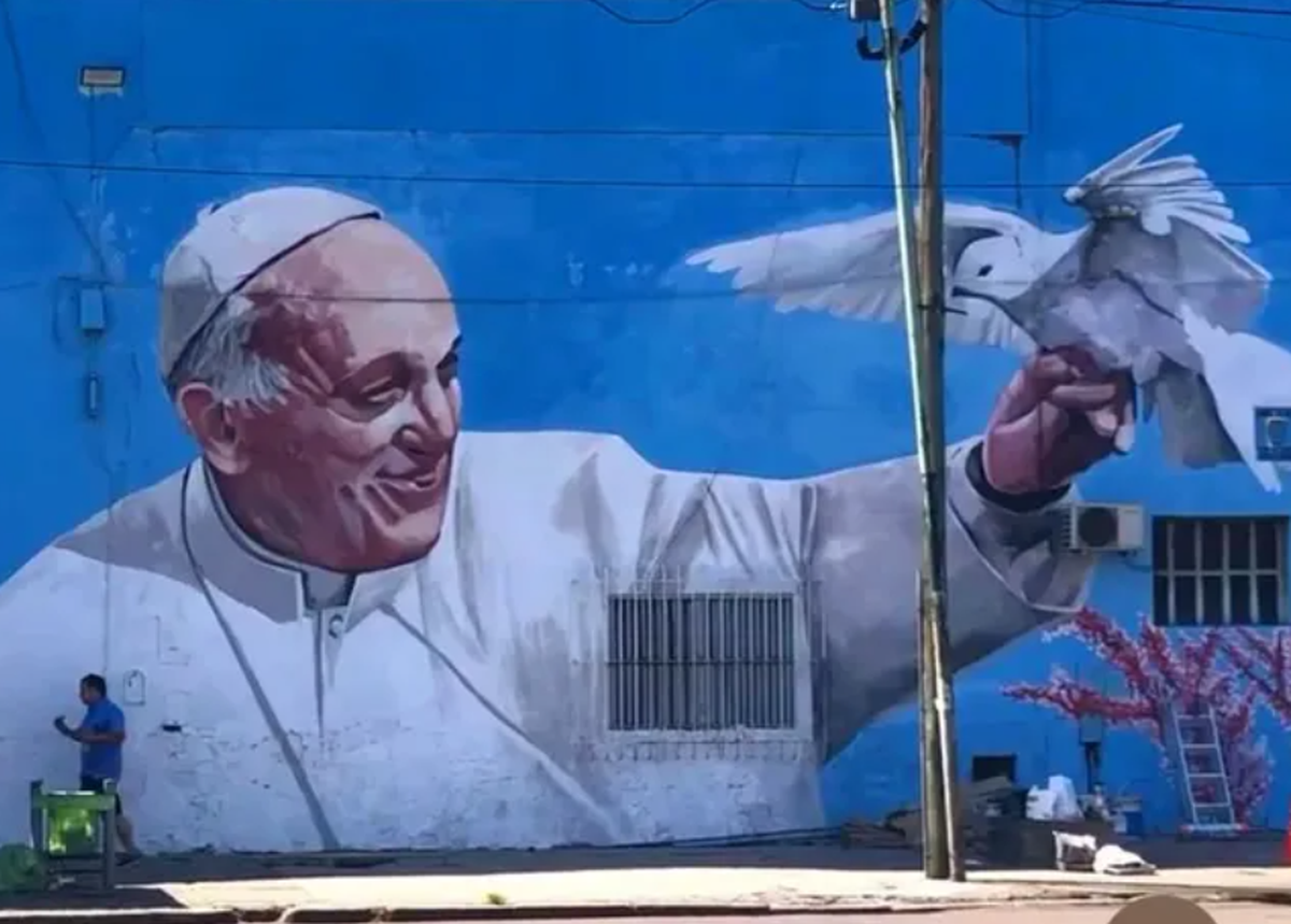 Una de las obras de Muro Sur dedicada al papa Francisco en Lanús.