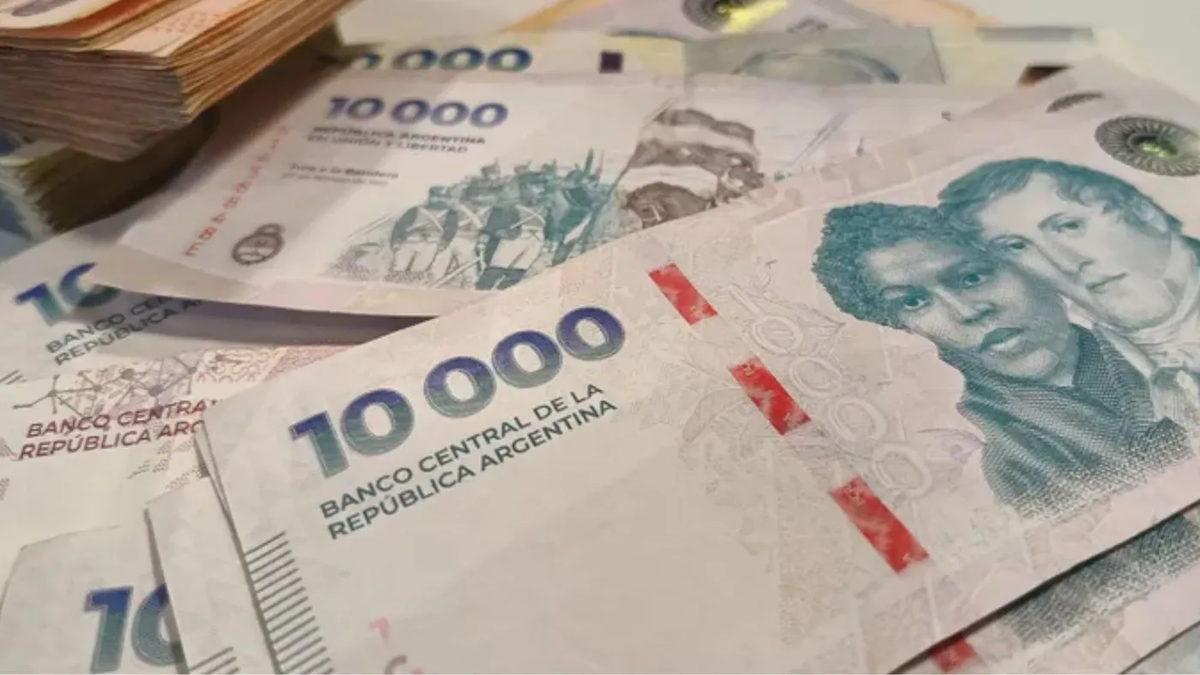 Colectivos, subtes, tarifas, prepagas y expensas forman parte de la agenda de aumentos que rige desde el inicio del mes.