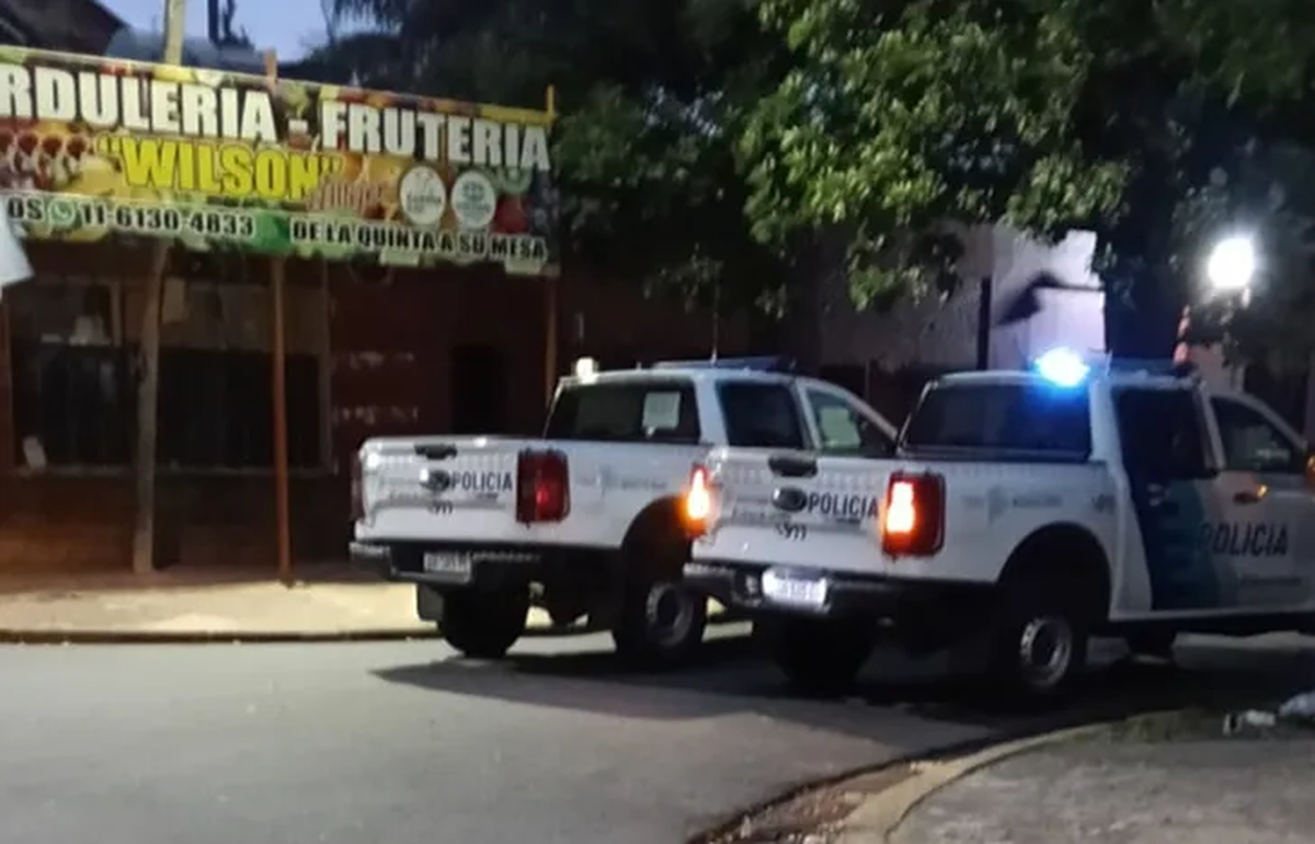 Las autoridades en Temperley tras el choque.