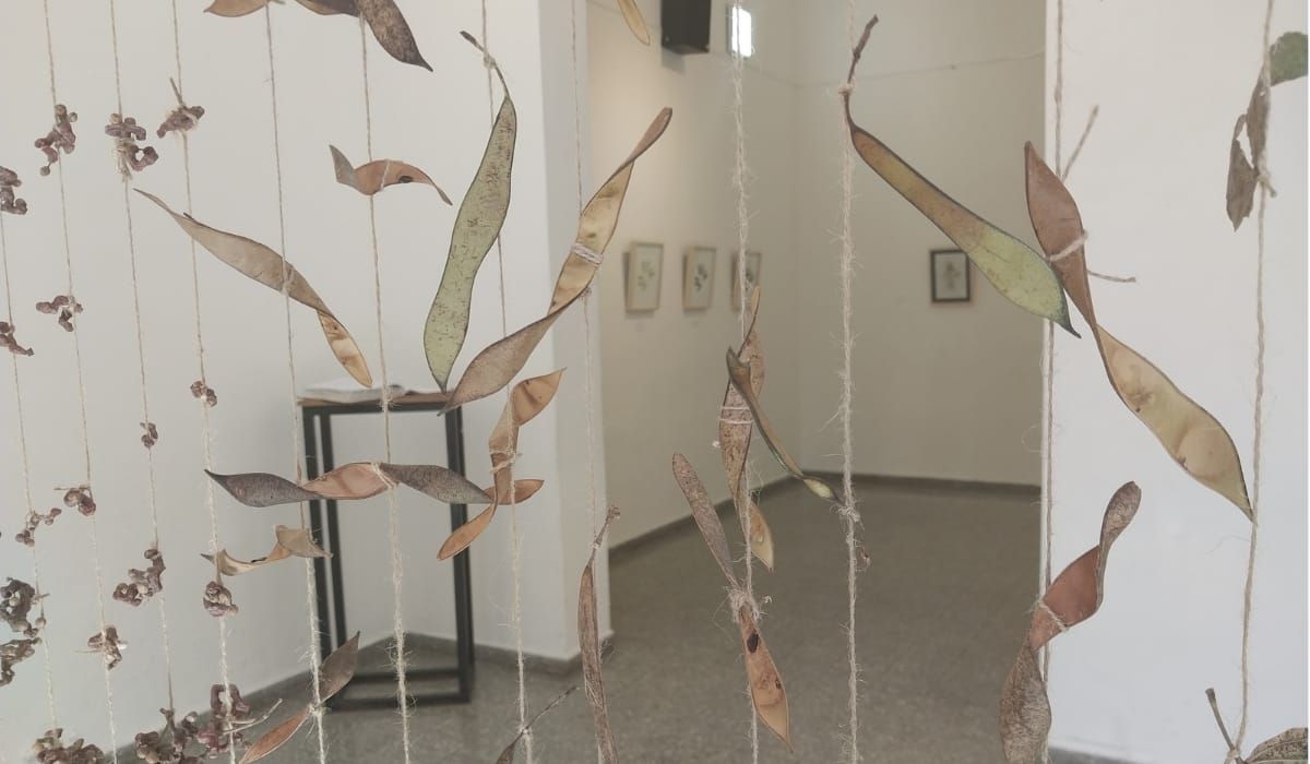 Llamativa muestra artística en Monte Grande: obras con hojas de árbol