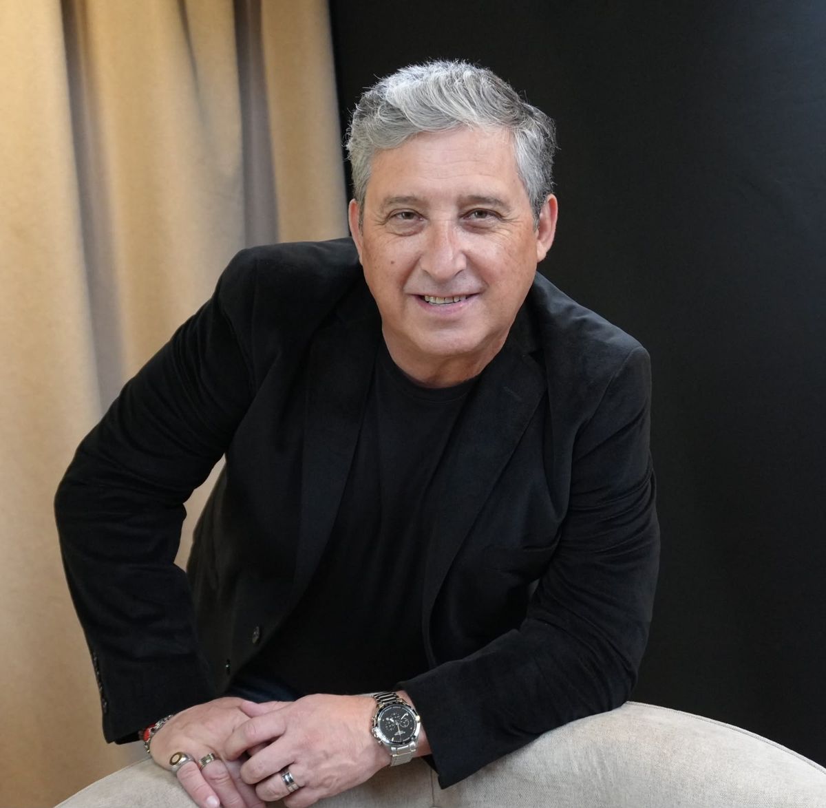 El músico contó que continúa realizando presentaciones en Monte Grande y que su música comenzó a sonar en distintos puntos del interior del país. El músico contó que continúa realizando presentaciones en Monte Grande y que su música comenzó a sonar en distintos puntos del interior del país.