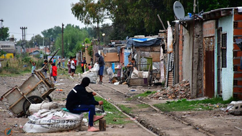 La pobreza alcanzó el 32,6% en el Conurbano, según el INDEC
