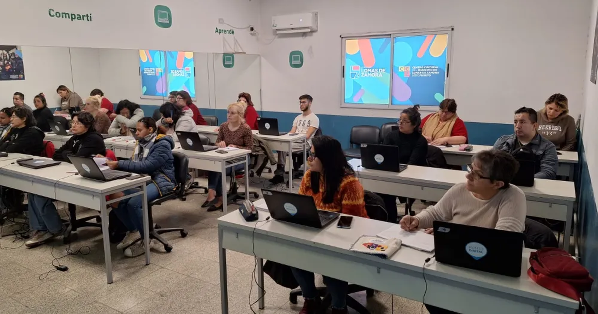 Los cursos se llevan adelante en el Punto Digital de Villa Fiorito, Lomas de Zamora. 