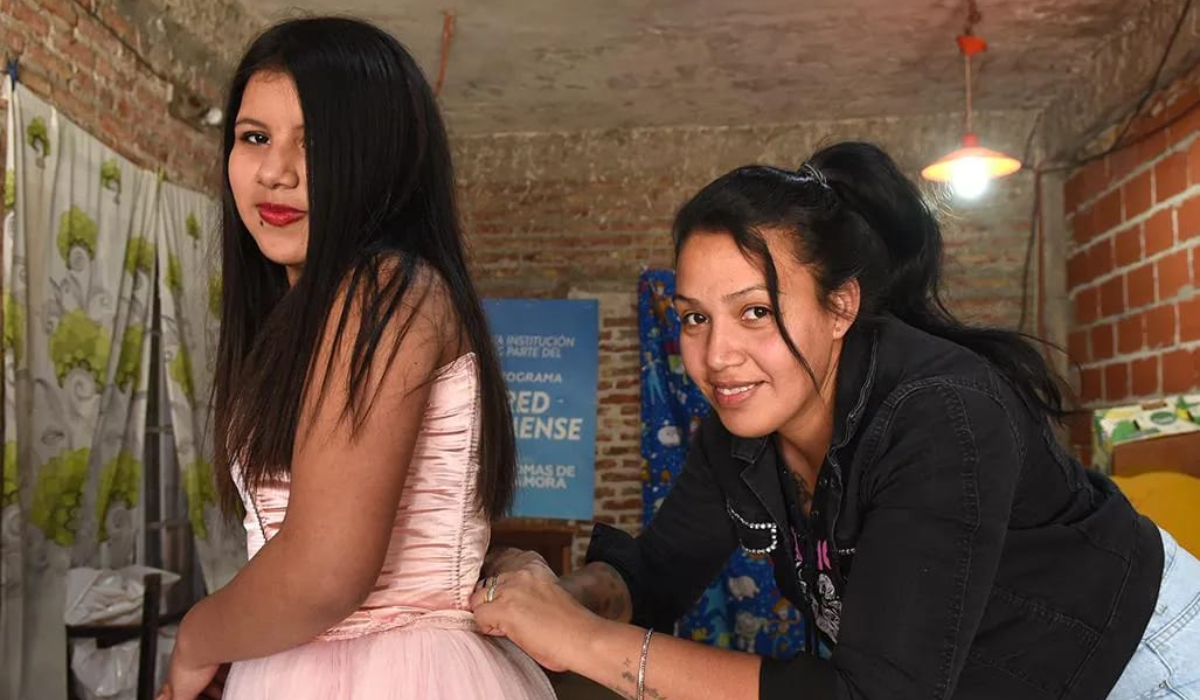 Ayudó a más de 47 familias a realizar la fiesta de 15.  