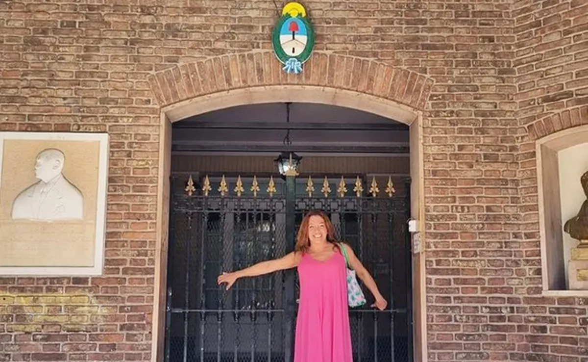 Lizy Tagliani en una escuela de Adrogué.
