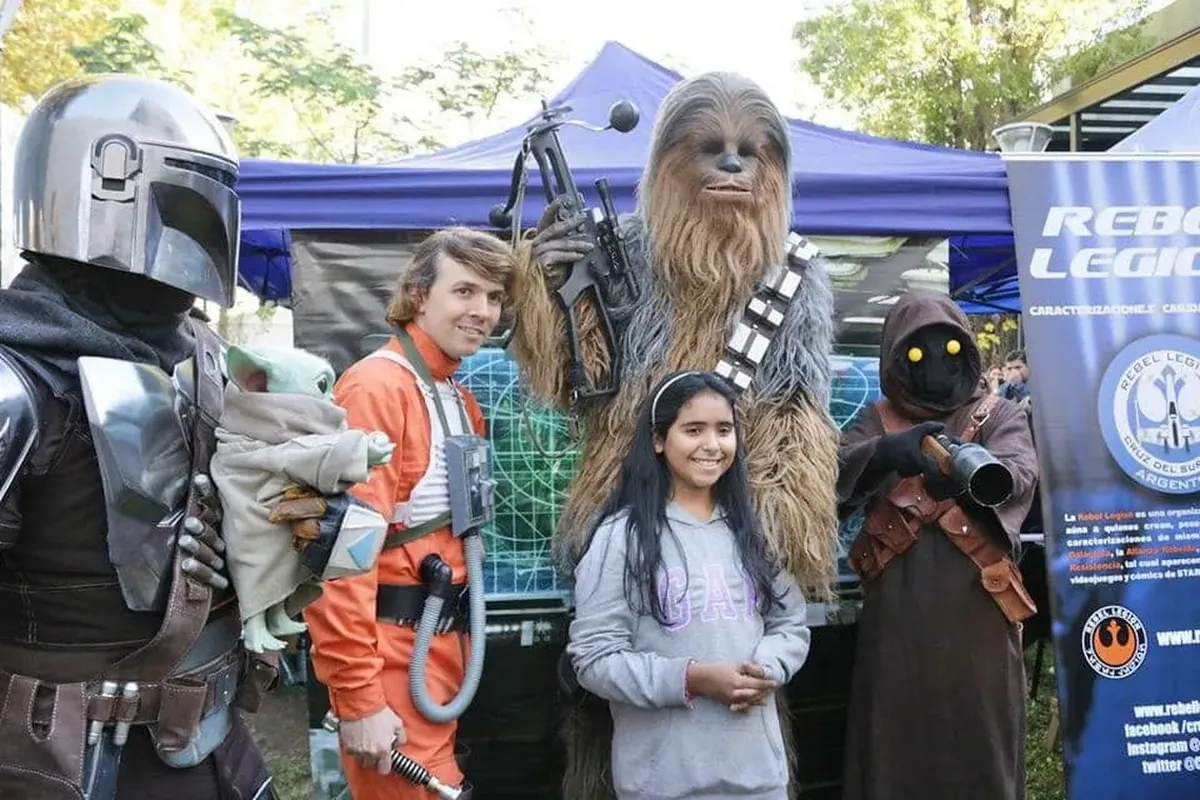 Fanáticos del universo Star Wars participarán de la Expo Comics en Banfield, con actividades abiertas en la Plaza del Campeón.