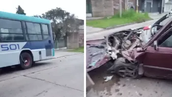 Choque entre un colectivo y un remís en Monte Grande: un hombre resultó herido