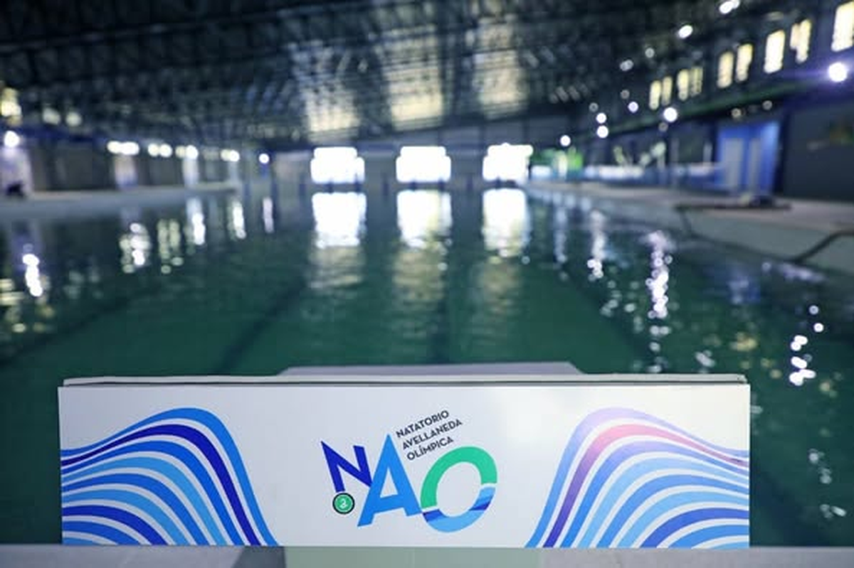 La pileta olímpica del parque de Villa Dominico.