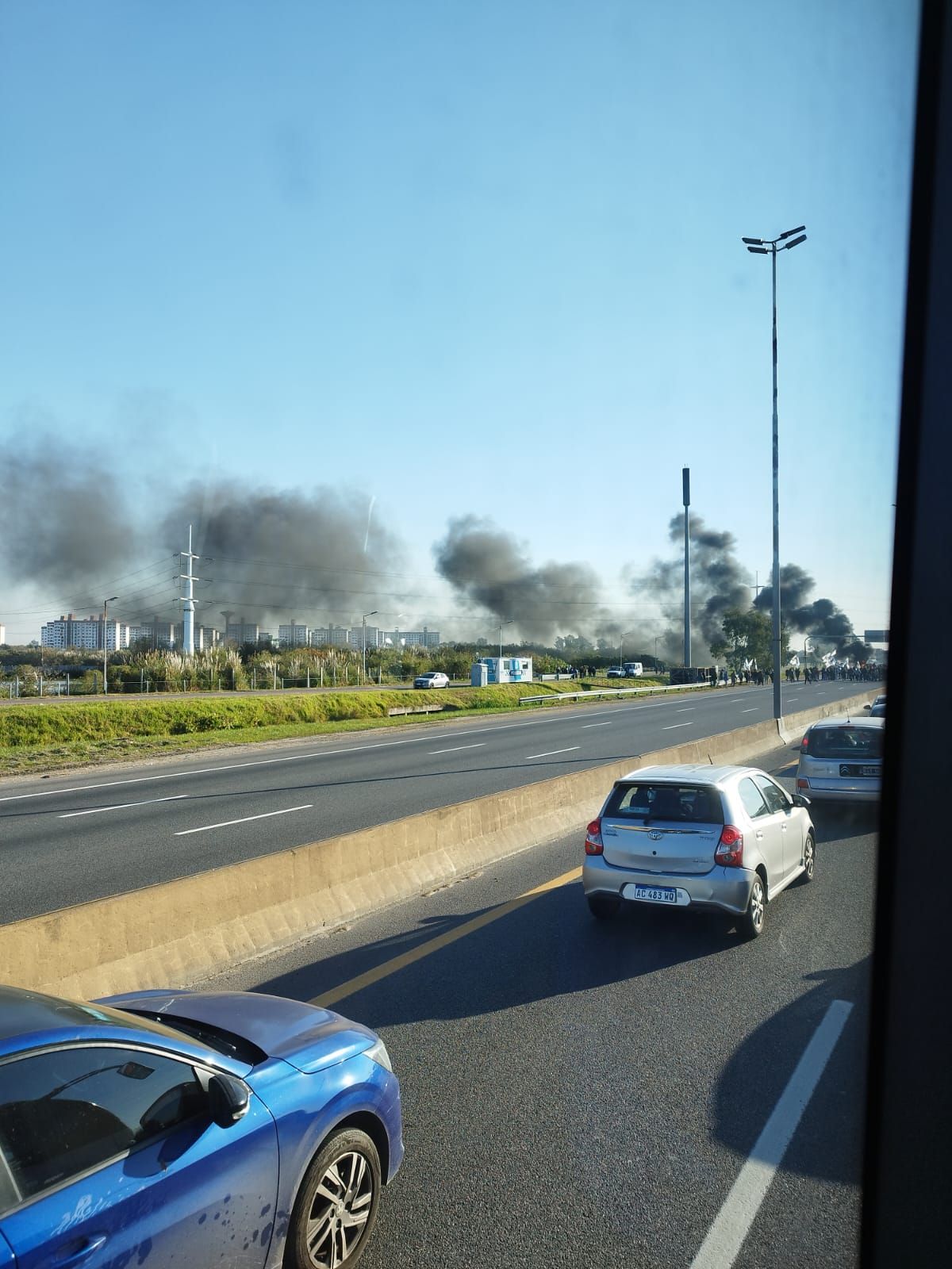 Corte en la Autopista Buenos Aires - La Plata. 