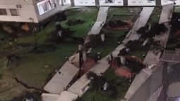 Derrumbe en un edificio de Parque Patricios: 300 vecinos afectados y autos bajo los escombros