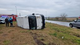 volco una combi sobre la ruta 6 en la mano sentido a san vicente