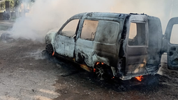 almirante brown: los bomberos apagaron dos incendios de autos en pocas horas