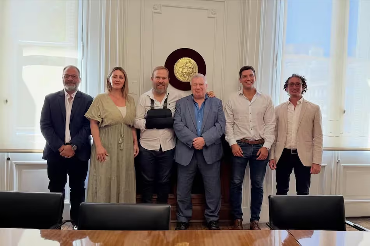 Firmaron un convenio entre la UBA y el Municipio de Ezeiza.