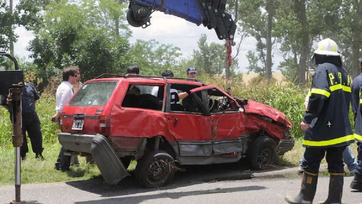 El auto en el que la familia Pomar se dirigía a Pergamino. 
