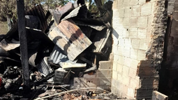 monte grande: cuatro familias perdieron sus viviendas en un incendio